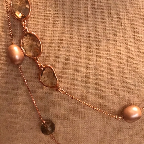 Stella & Dot Rose gold and pearl necklace - Picture 3 of 4